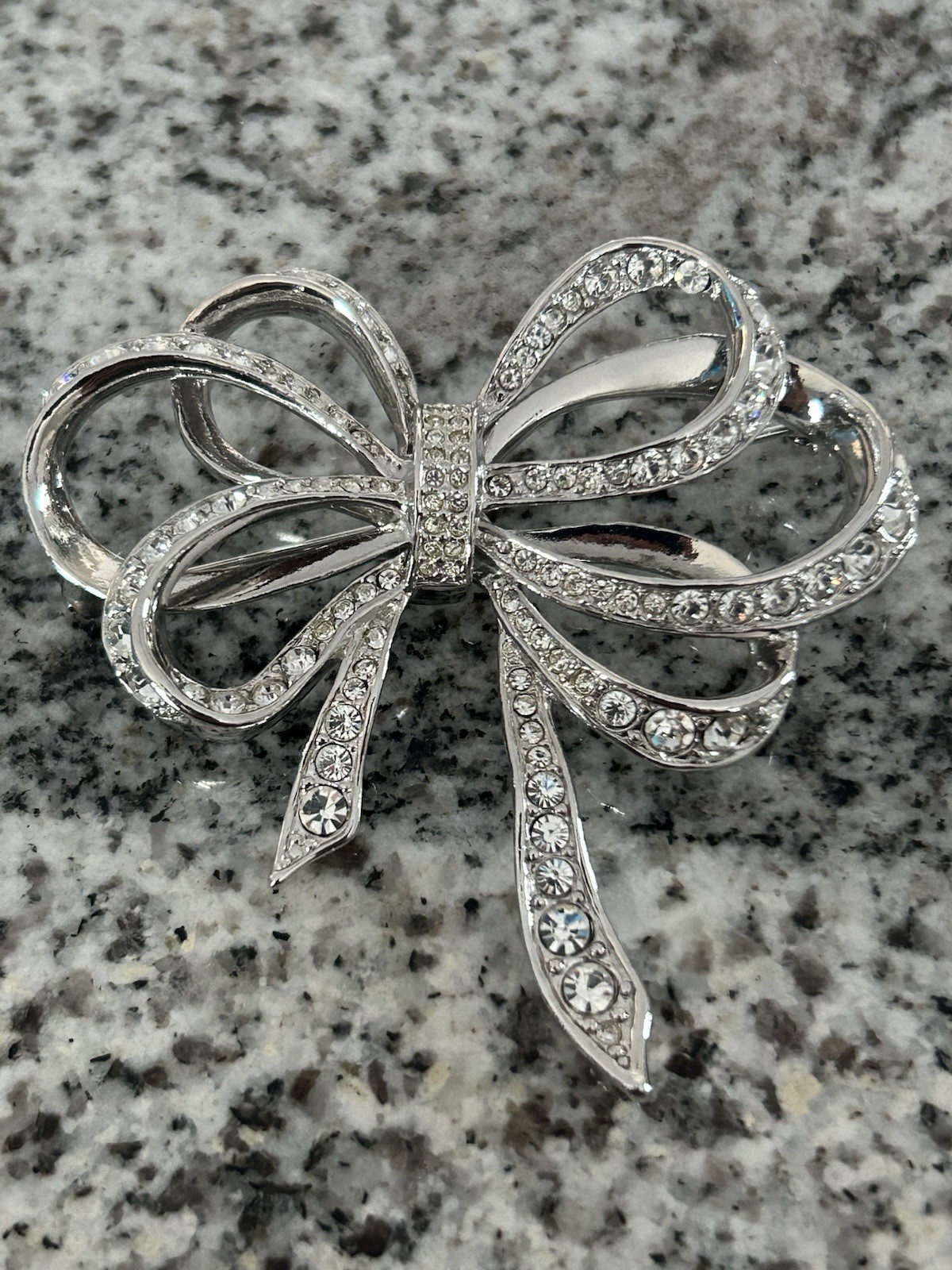VINTAGE KENNETH J LANE KJL RHINESTONE BOW PIN BRO… - image 1
