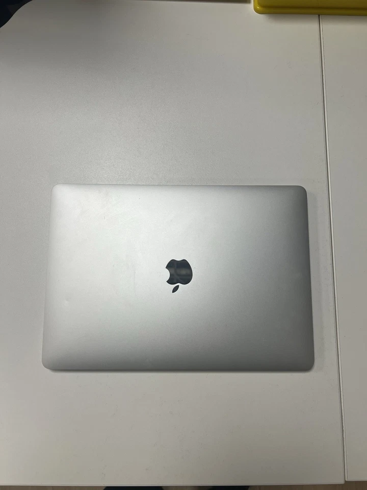 Apple MacBook Pro 13" 2020 · i5 · 8GB · 250GB, photo 2 of 5