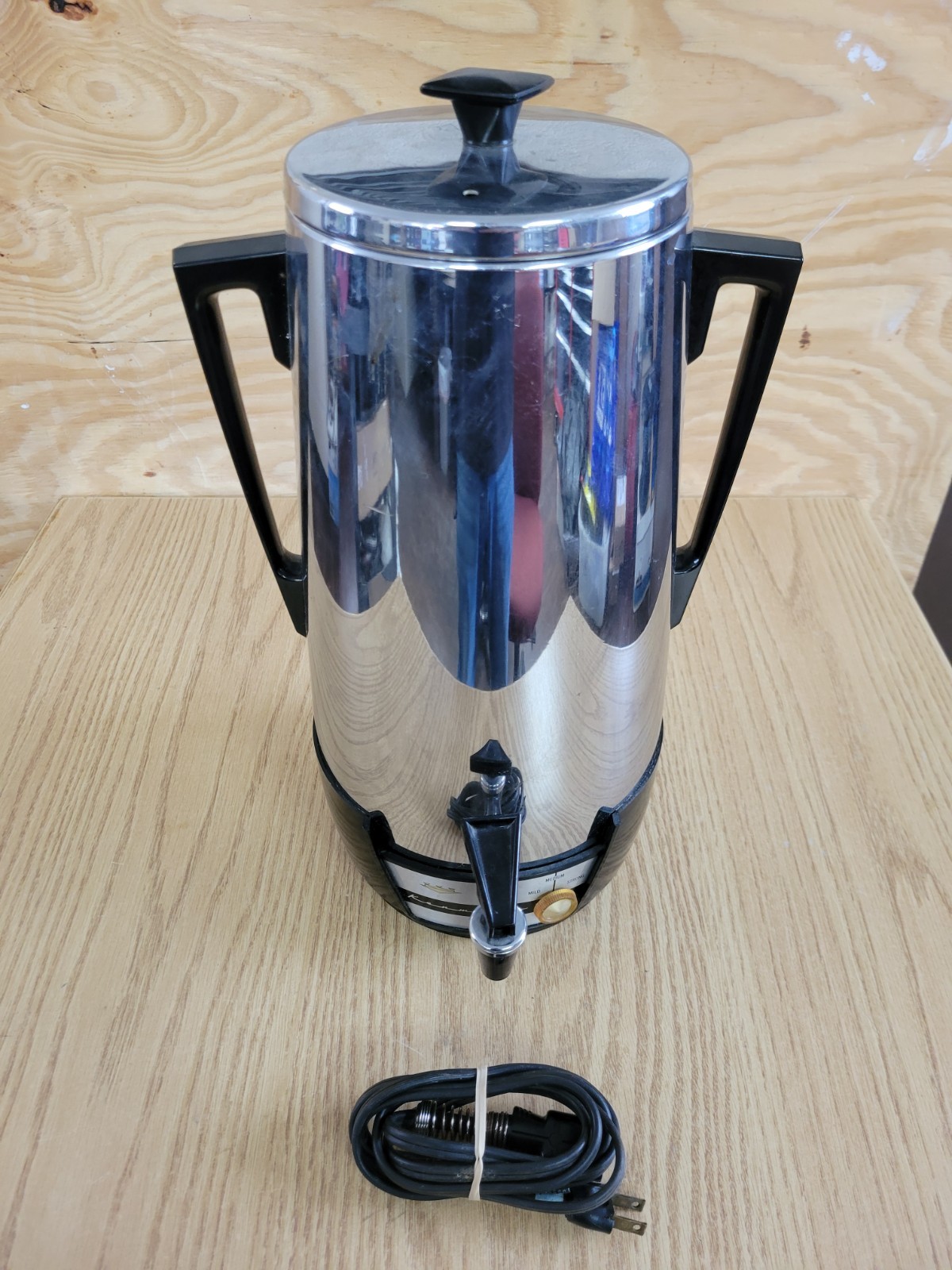 Percolator Chrome Urn With Power Cord