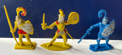 RITTER 3 einteilige Figuren - ca 1960/70er - Zustand sh. Bilder
