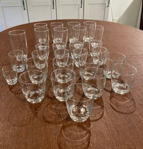 DE COLECCIÓN (AÑOS 60) GABINETE DE BARRA SECA ABATIBLE CON JUEGO DE VIDRIO / RUEDAS / ESTANTE PARA VINOS - PROPIETARIO ORIGINAL Foto 4 de 4