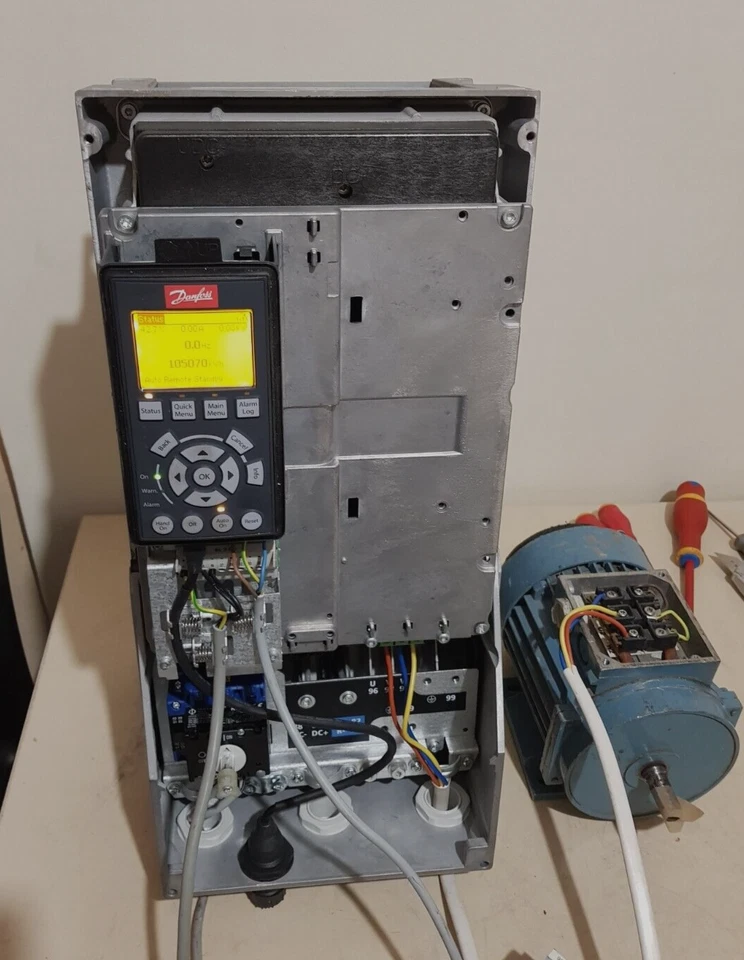 Danfoss FC-102P11KT4P55H3XGX1XXSXXXXAJBXCXXXXDX frequency inverter 11kw #467 - Bild 2 von 4