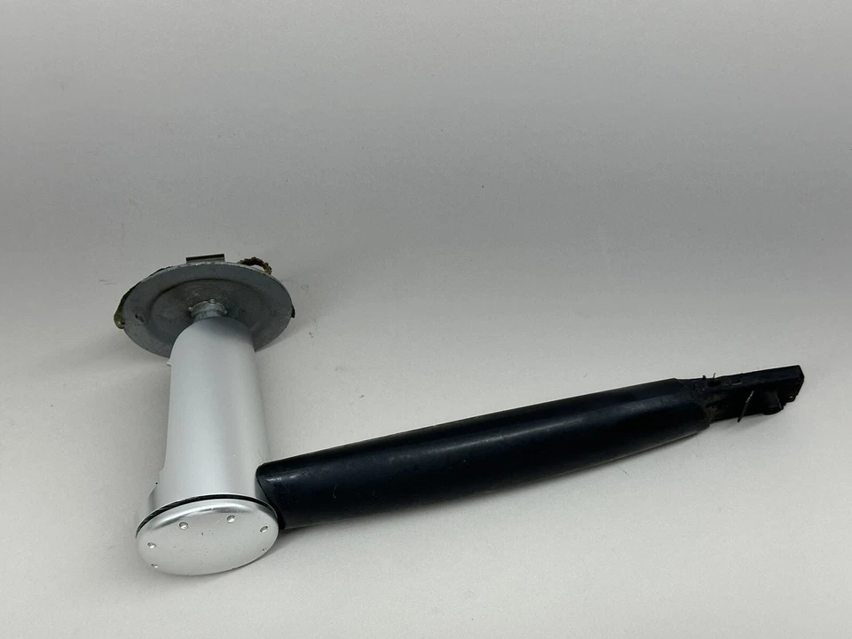 Tirador de puerta interior Audi TT MK1 con perno conductor izquierdo 00-06 OEM Foto 2 de 4