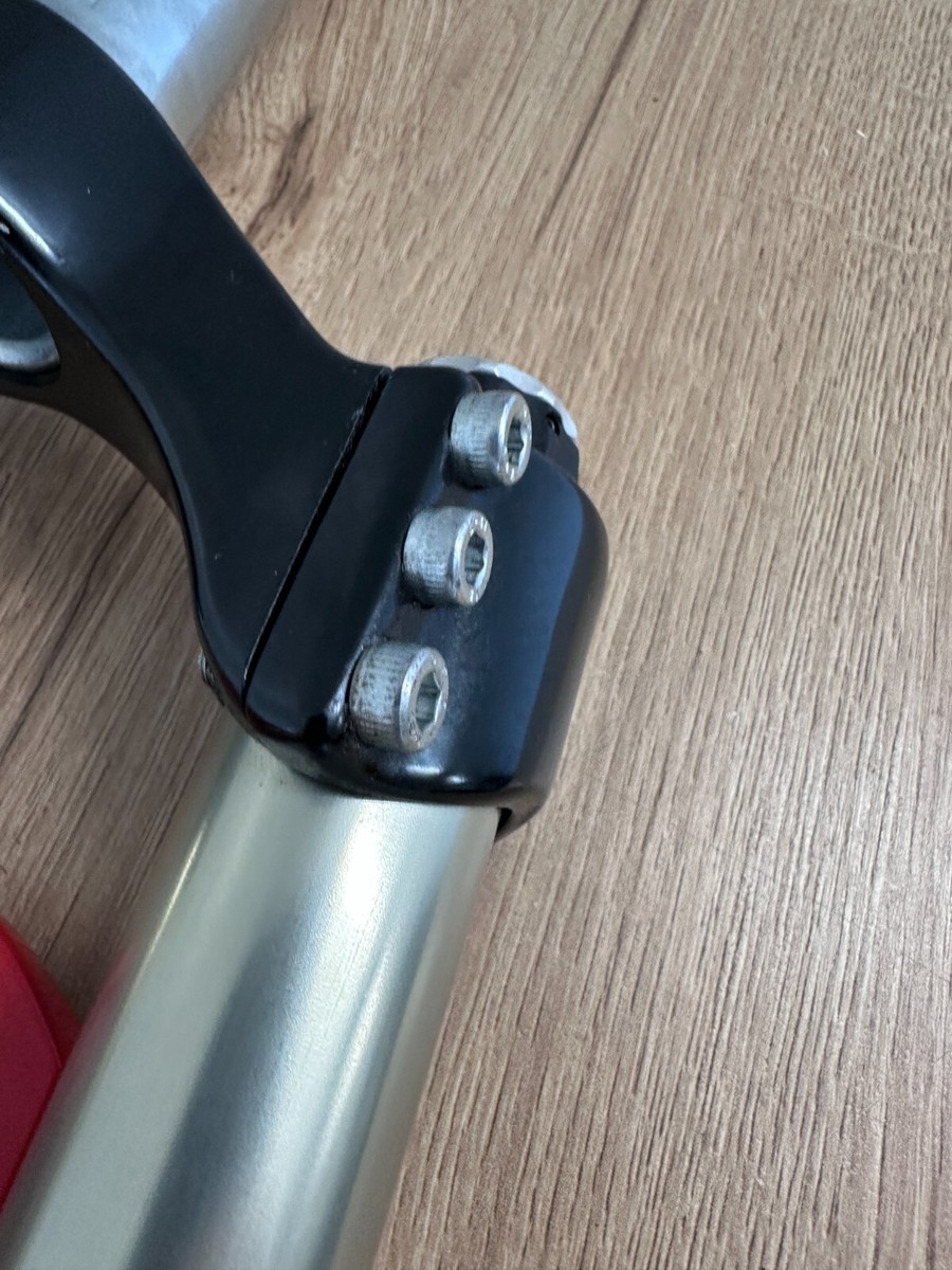a Used Magura Quake Suspension Fork 90 mm MTB 26 Preload