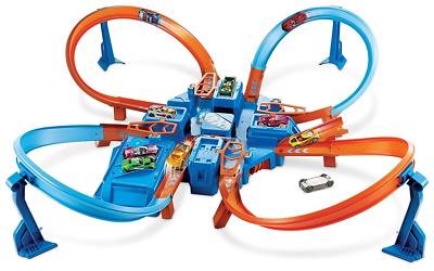 Hot Wheels Track with Boosters Figure 8 Crashing Kit