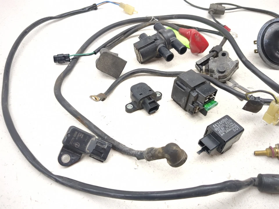 06-16 Kawasaki Vulcan 900 VN900C Juego de relés Válvula de aire Bocina Arranque Punta Foto 4 de 4