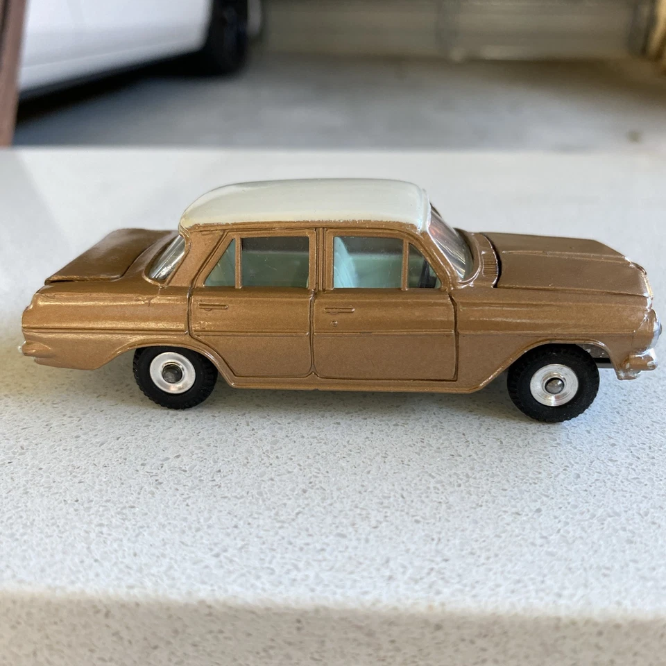 Dinky 196 Holden EJ Superb Example ORIGINAL - Image 4 of 4