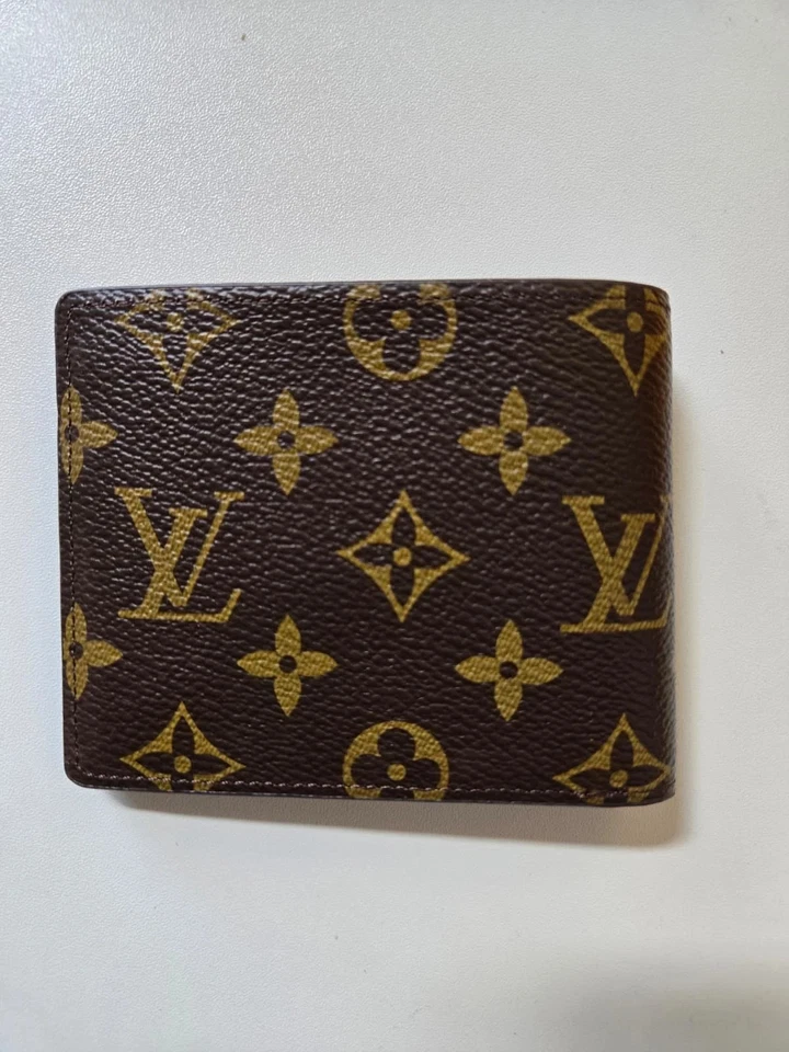 Louis Vuitton Monogram Canvas Wallet – Authentic Men’s Bifold in Brown - Image 2 of 4