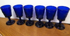 VINTAGE SET OF 6 COBALT BLUE GLASS GRAPE DESIGN COGNAC WINE GOBLET S (EZS002486)