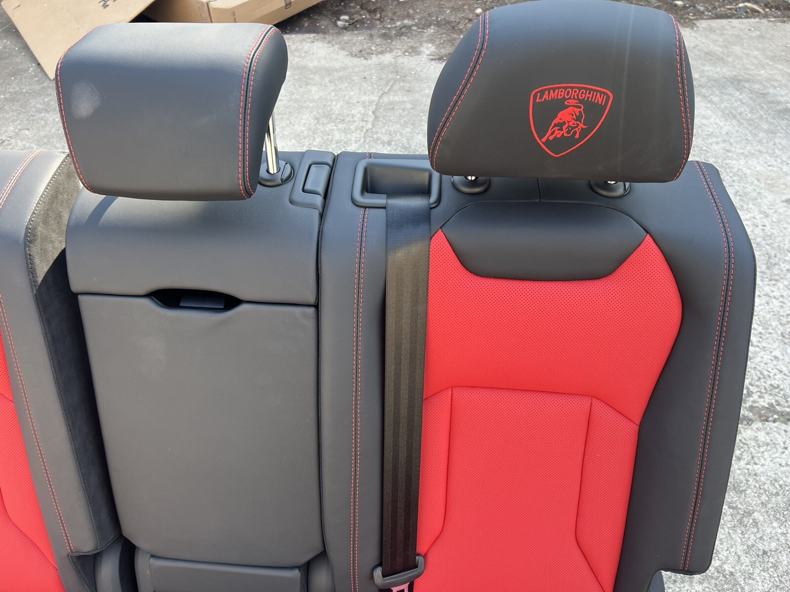 2019 2020 2021 2022 2023 2024 Lamborghini Urus Rear Seat Assembly Black / Red