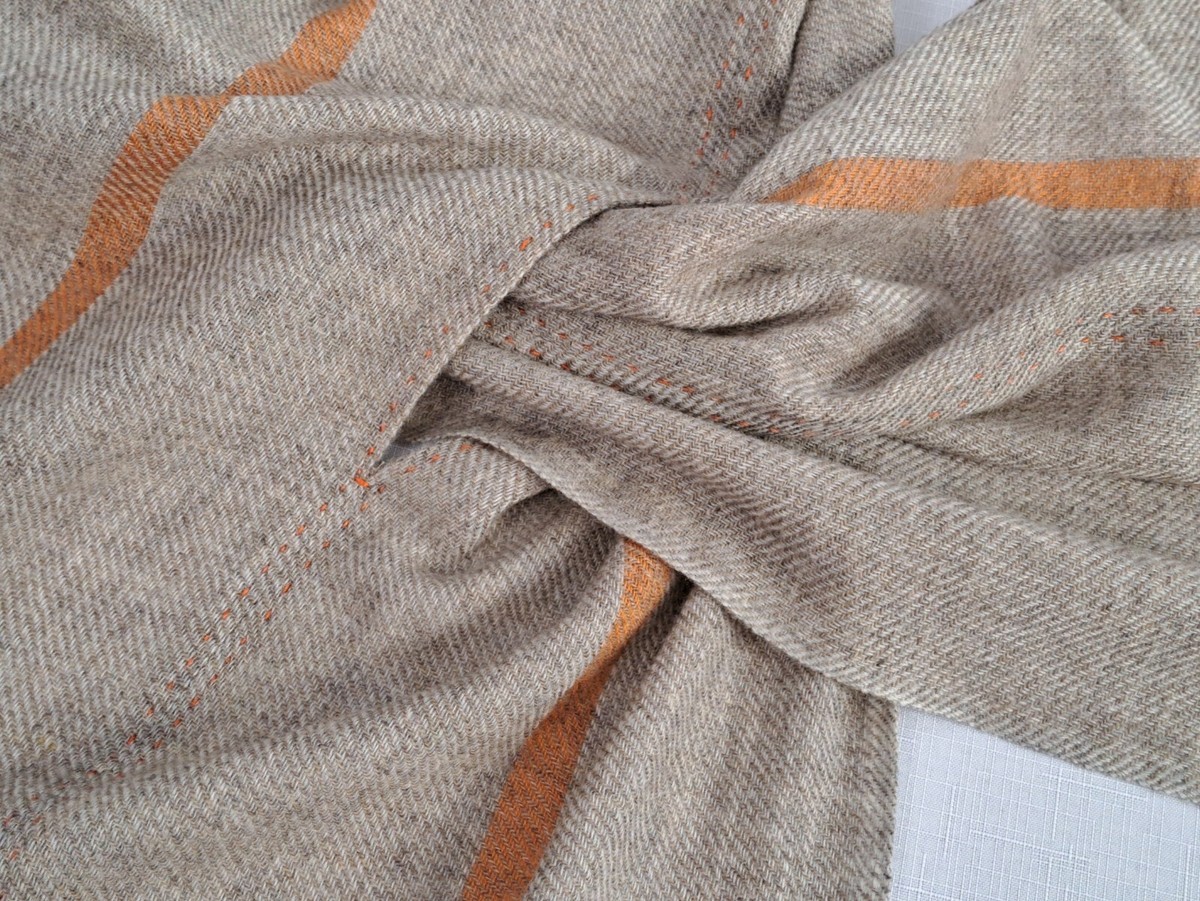 PURESt 'The Finest Cashmere' exclusive cashmere scarf. View 5