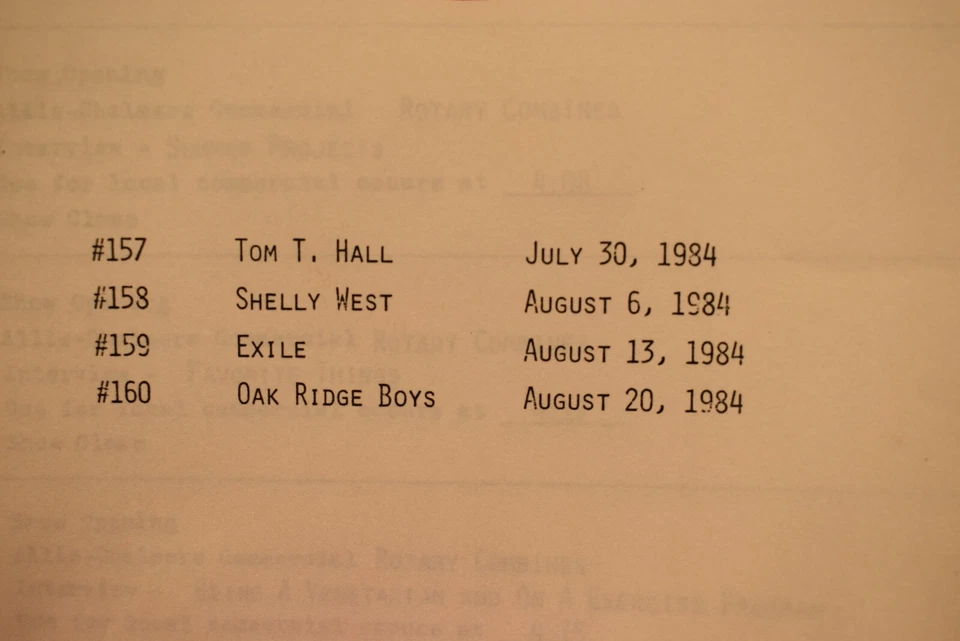 RALPH EMERY INTERVIEWS "TAKE FIVE" RADIO SHOW EXILE/Oak Ridge Boys/S.West Foto 2 de 4