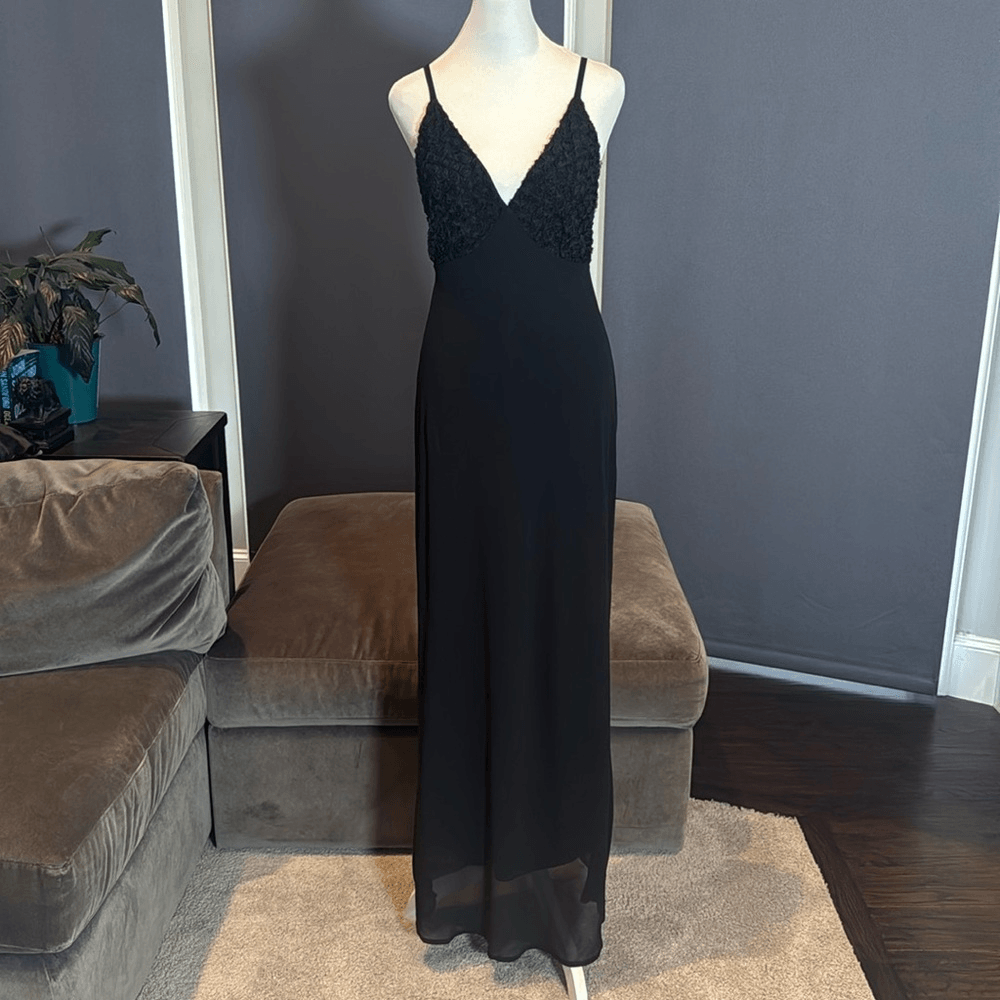 Women's Black Maxi Dress Rosette Cups V-Neck Spaghetti Straps Size M NWT |  eBay