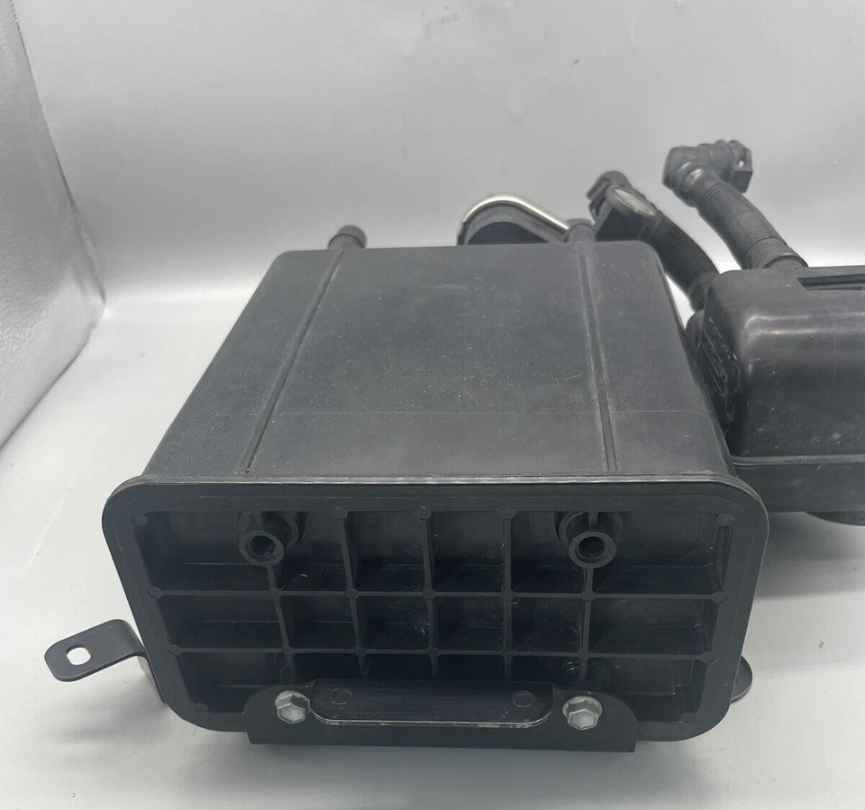 AO8-1805 2006-2015 LEXUS IS250 IS350 BOTE DE CARBÓN DE VAPOR DE COMBUSTIBLE PIEZAS DE FABRICANTE ORIGINAL Foto 3 de 4