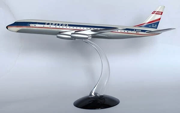CAPITOL International Airways DC-8F Jet-Trader N4908C 1:100 scale plastic model  - Immagine 3 di 4