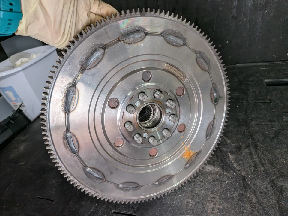 04-10 BMW M5 M6 S85 SMG VOLANTE DE INERCIA DE DOBLE MASA con embrague 5,0 L V10 OEM Foto 3 de 4