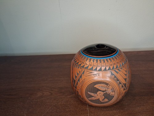 Native American Navajo Pottery Handcrafted Seed Pot Signed Dwayne Buckhorse