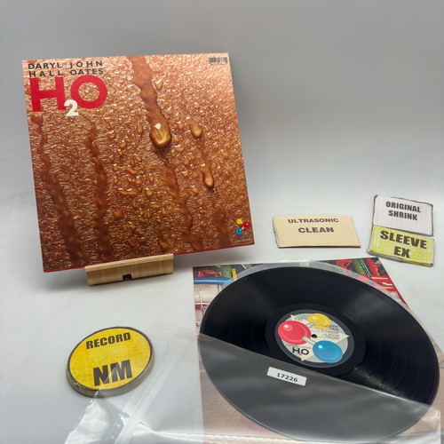 Daryl Hall & John Oates- Hâ‚‚O NM/EX Ultrasonic Clean 1982 - Picture 2 of 4