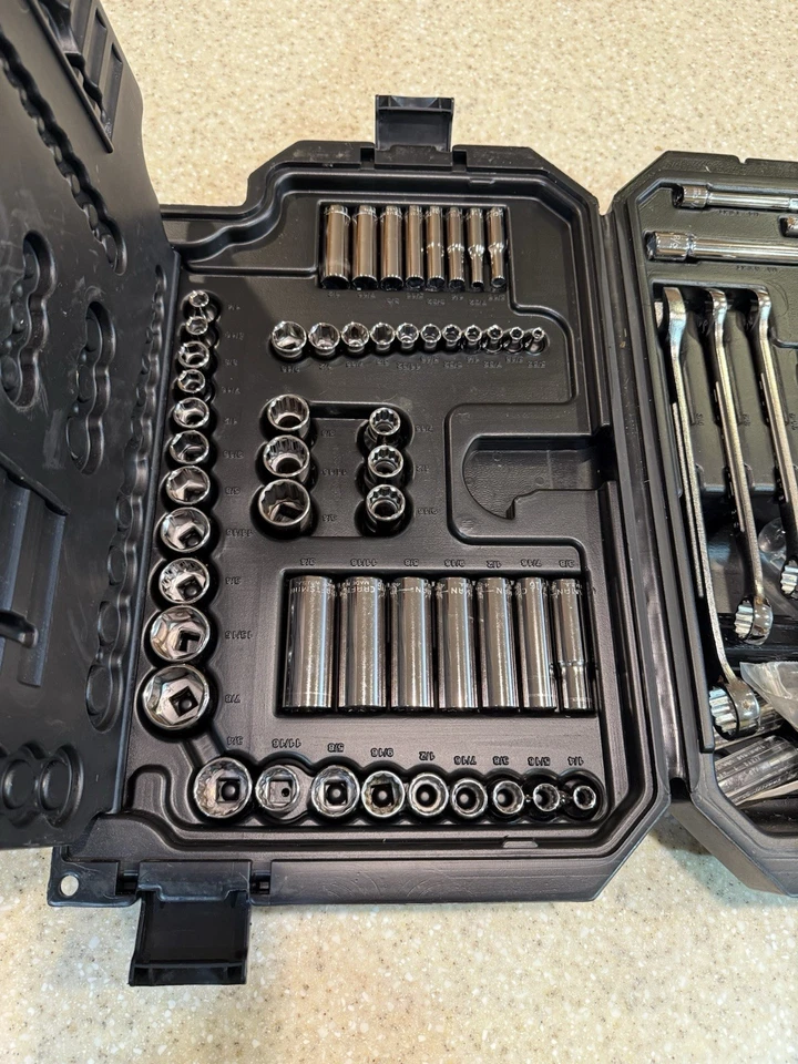 Craftsman 192 pc Tool Set SAE Metric Ratchet Sockets Wrenches 33192 USA - Image 4 of 4