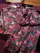 Secret Treasures Women's Satin Pajama Set Black With Pink And Red Flowers Small