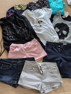 Damen/Mädchen Bekleidungspaket Größe S/M überwiegend Sommer 28 Teile