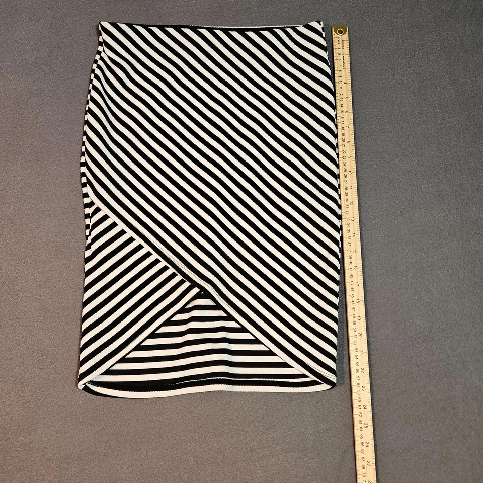 Vince Camuto XS Black & White Striped Knit Pencil Skirt Stretch Pull-On - Image 4 of 4