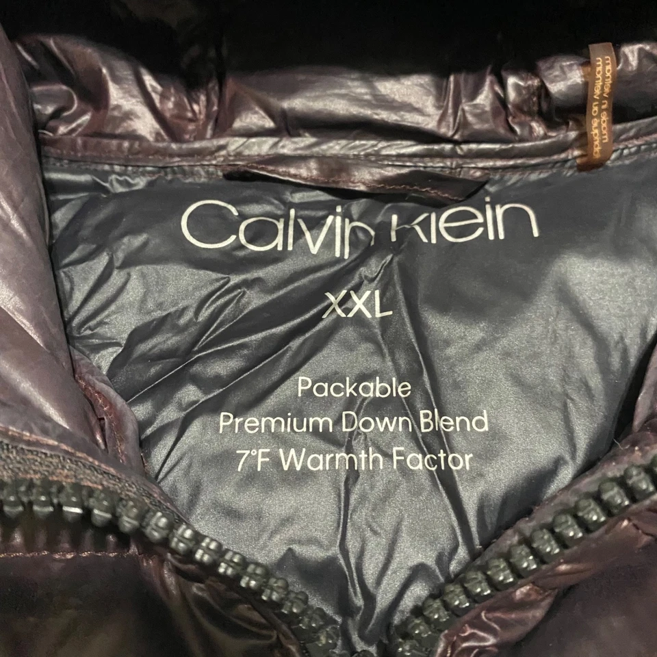 Abrigo para mujer Calvin Klein 2XL púrpura cremallera completa acolchado con capucha 7 factores de calor Foto 3 de 4