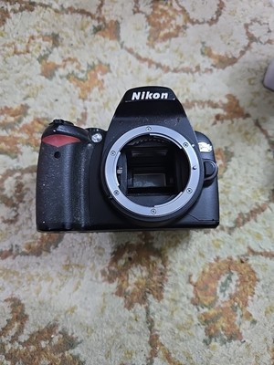 Nikon D40X digitale 10,2-MP-Spiegelreflexkamera   schwarz (nur Gehäuse)...