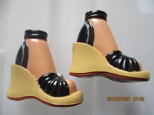 POUPEE MY SCENE : PAIRES DE CHAUSSURES  (15)