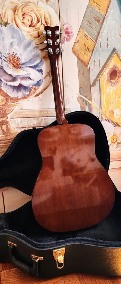 Yamaha F310 Acoustic Guitar with Farida Hard Case – Local Pickup Brooklyn NY - Image 2 of 4