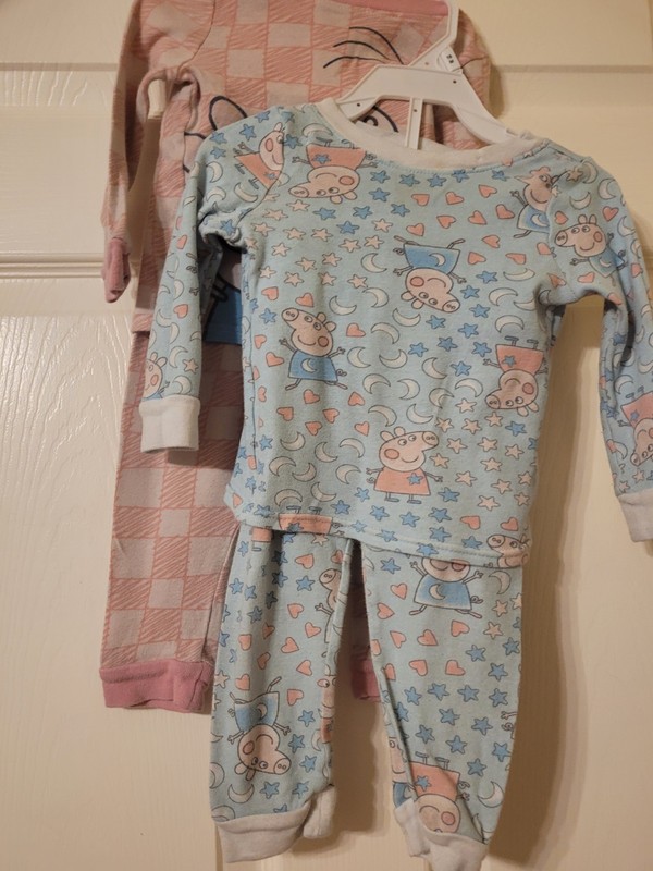 Girl's 2 Sets of PJ'S 2T from Peppa the Pig GUC #25-93 (please see description)