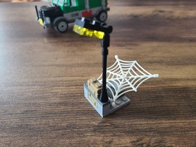 Lego Marvel Super Heroes Doc Ock Truck Heist (76015) Complete with Manual No Box