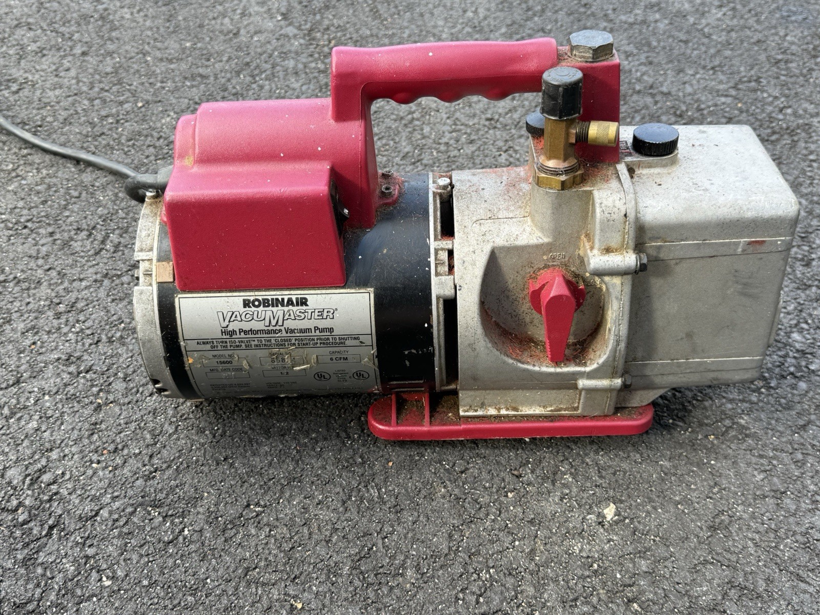Robinair 15600 High-Performance 6 CFM Vacuum Pump – 1/2 HP – Tested & Works