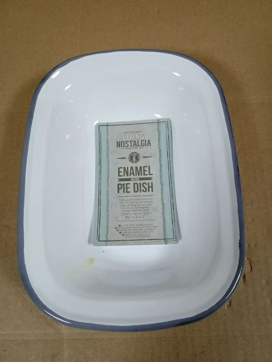 KitchenCraft Living Nostalgia Oblong Enamel Pie Dish 22x16cm