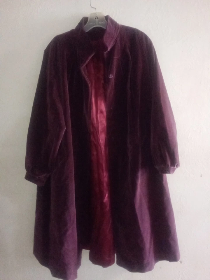 Vtg,Opera Velvet Coat 50s Union Tag,Dark Plum,Lined Satin LG, Whimsy Glamor. - Image 2 of 4