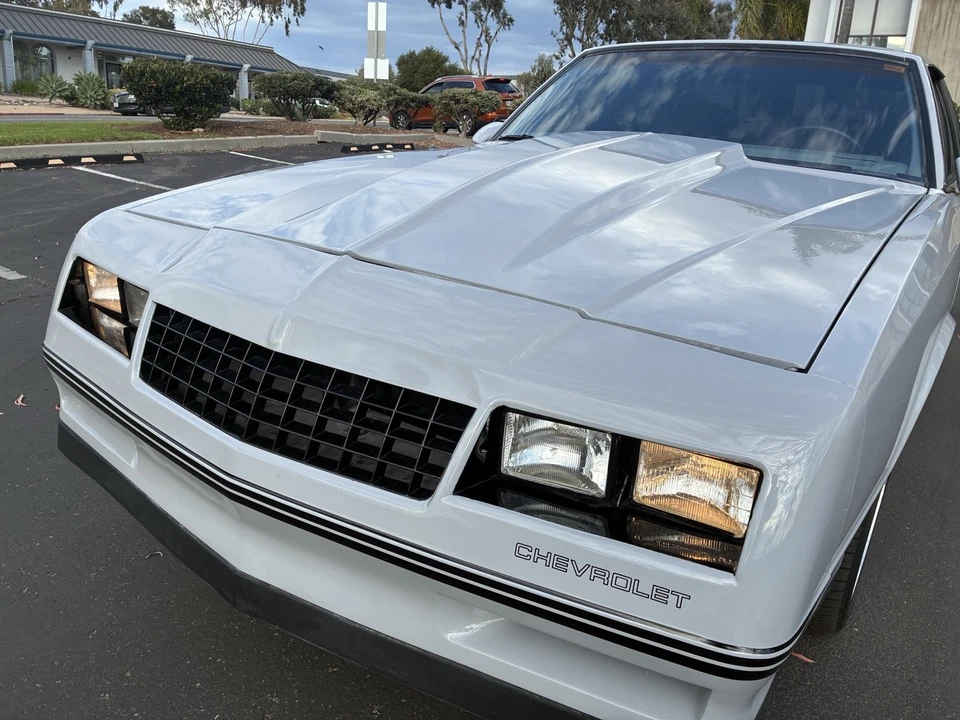 Chevrolet Monte Carlo 1988  Foto 4 de 4