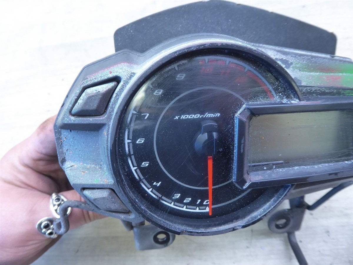 2018 Kawasaki Z125 Pro K20868) speedo tach gauge cluster
