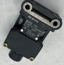 SCHMERSAL AZ 15 ZVRK IEC947-5-1 VDE0660 SAFETY SWITCH AC-15 4A 230V