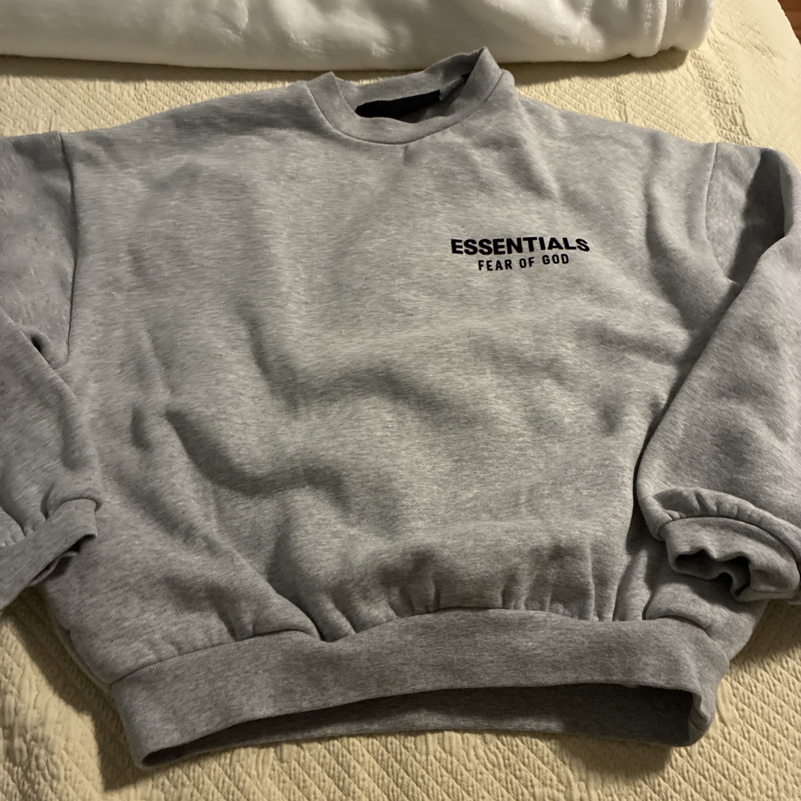 Girls Size 8 Fleece Crew Sweater Essentials Fear Of God Never Worn No Tag thumbnail 4