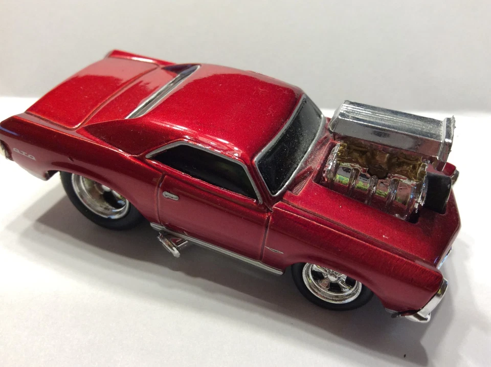 MUSCLE MACHINES 1966 PONTIAC GTO  LIMITED EDITION  1/64 DIECAST 66 GTO  - Image 4 of 4