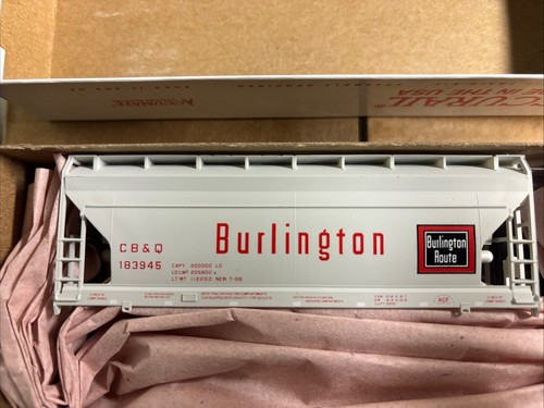 Kit de tolva de 2 bahías HO Accurail #2208 Burlington CB&Q | Zustand: New