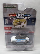 Greenlight Pursuit Series 45 1:64 2022 Ford Mustang Mach-E NYPD New York Police