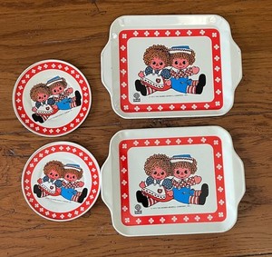 Vintage Raggedy Ann & Andy Tin Toy Dishware Mini Trays and Plates 4 pieces