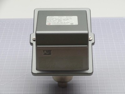 UNITED ELECTRIC J402-156 J402-156-9774 PRESSURE SWITCH T203387
