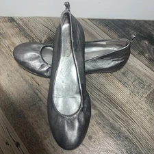 Coach and Four Women Sz 6.5 M Silver Metallic Flat Shoes Westport ST Leather