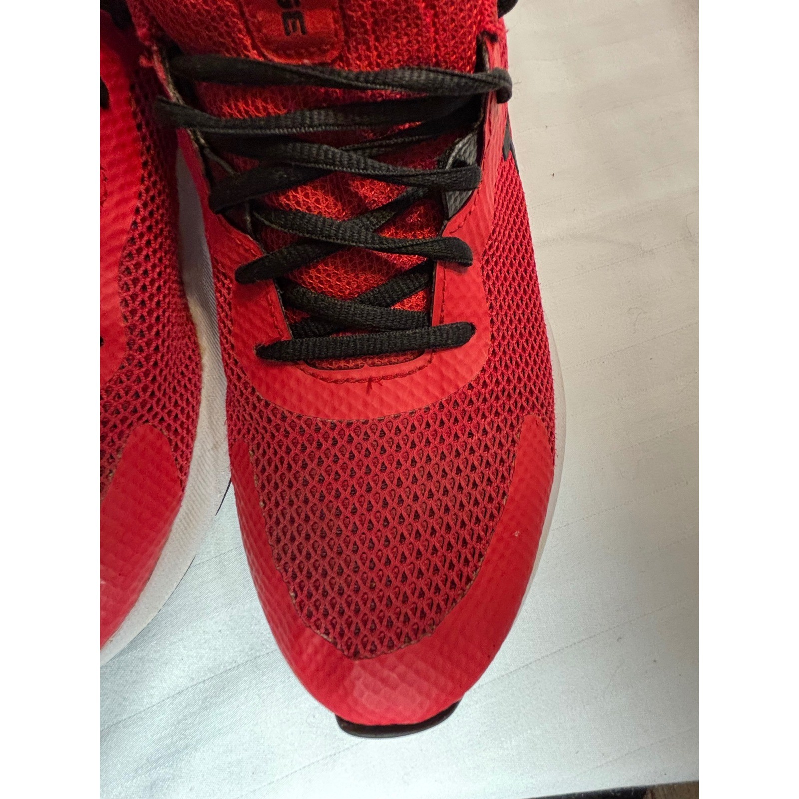 Under Armour Surge 3 Red Black Running Shoes 3024989-600 Mens 5 Womens 6.5Y thumbnail 8