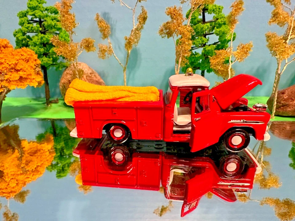 M2 Fire Truck, 1958 Chevrolet Apache Fire Brush Truck Incident Command LDH Hose - Image 2 of 3