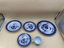 Vintage Baum Bros Blue Rose Collection 5 Piece Set Dinner, Salad , Soup , Tea