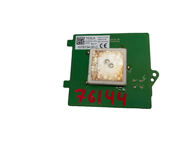   17-23 Model 3 Front Triple Camera GPS Navigation Antenna Module 1079734-00-C