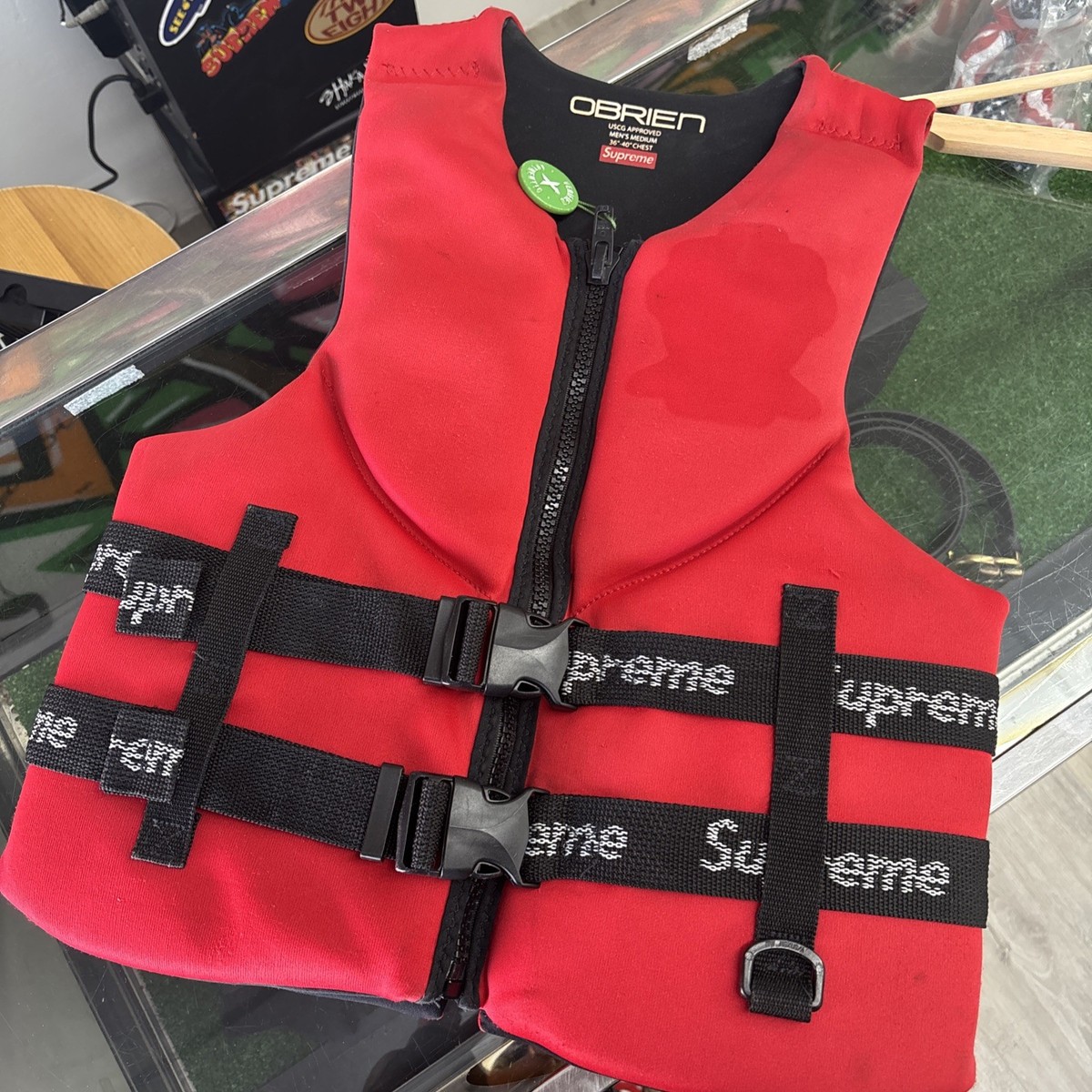 supreme ライフジャケット Lサイズ Supreme Life Vest Jacket Red Black White medium | eBay